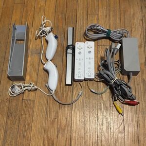 Nintendo Wii Controller Accessory Bundle 2 Remotes 2 Nunchucks Sensor Bar Cables